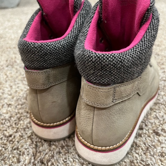 Cole Haan Womens Boots - Picture 3 of 4